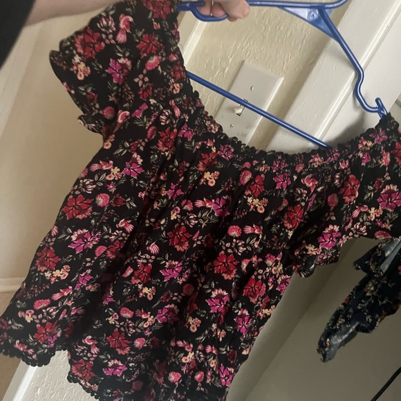 Shirts that don’t fit me anymore :) - Picture 6 of 6